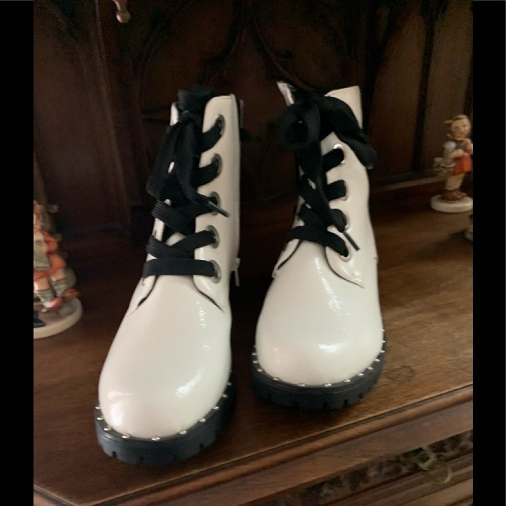 Funky combat boots, never worn. 7.5 7 1/2